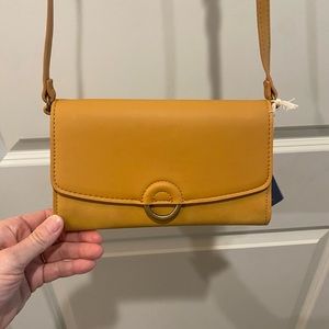 Universal Thread crossbody